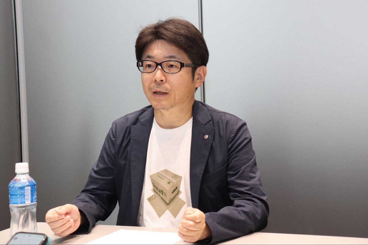 過去作への敬意と現代のプレイヤーに適応した進化……コナミデジタルエンタテインメント・岡村憲明＆是角有二に聞く、新体制で生み出した『MGSΔ』の背景｜Real Sound｜リアルサウンド テック