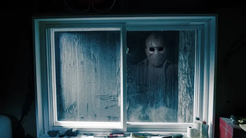 Jason Voorhees entra em Dead by Daylight com trailer sombrio e novas mecânicas