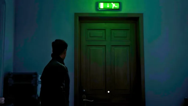 Porta dos bastidores da Press Room para subir no museu em 007 First Light