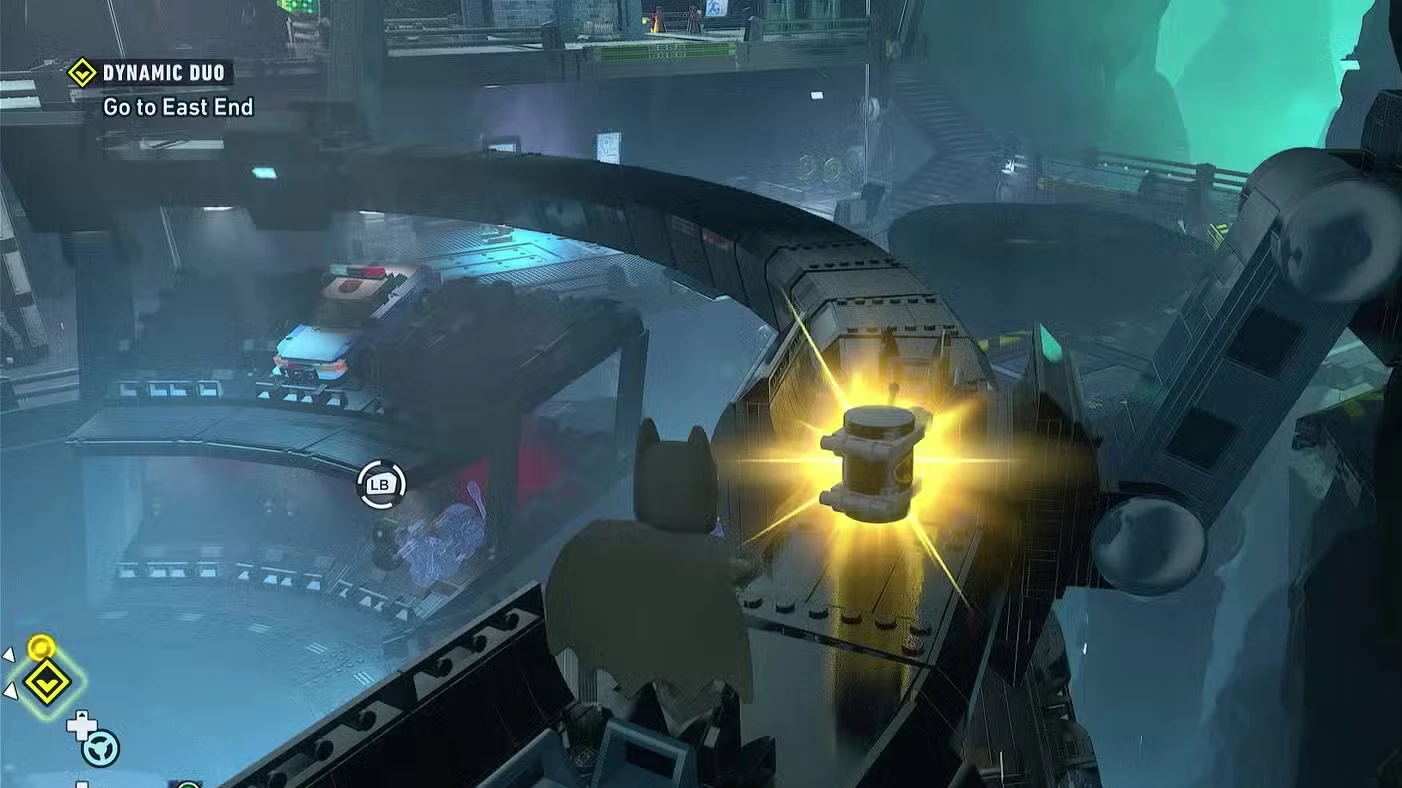 LEGO Batman Legacy of the Dark Knight Batcave Minikits & WayneTech Caches