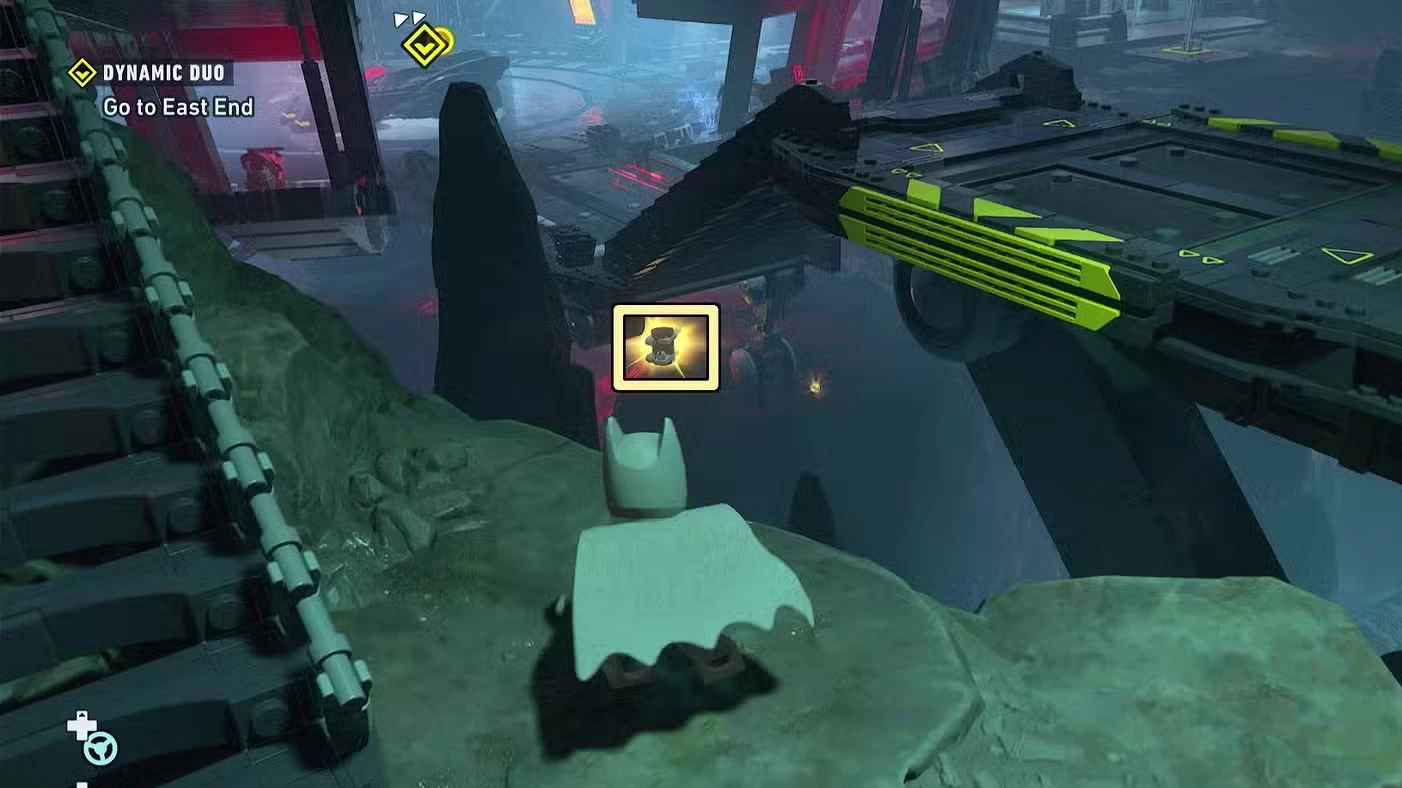 LEGO Batman Legacy of the Dark Knight Batcave Minikits & WayneTech Caches