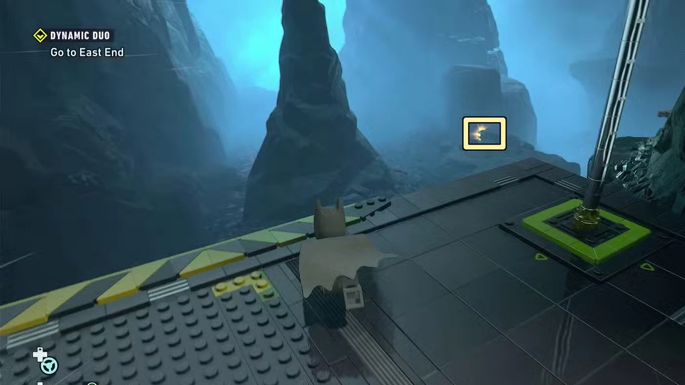 LEGO Batman Legacy of the Dark Knight Batcave Minikits & WayneTech Caches