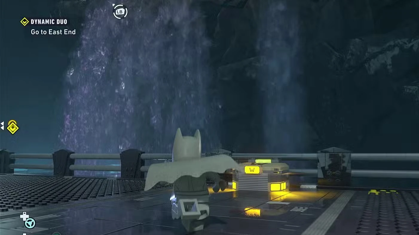 LEGO Batman Legacy of the Dark Knight Batcave Minikits & WayneTech Caches