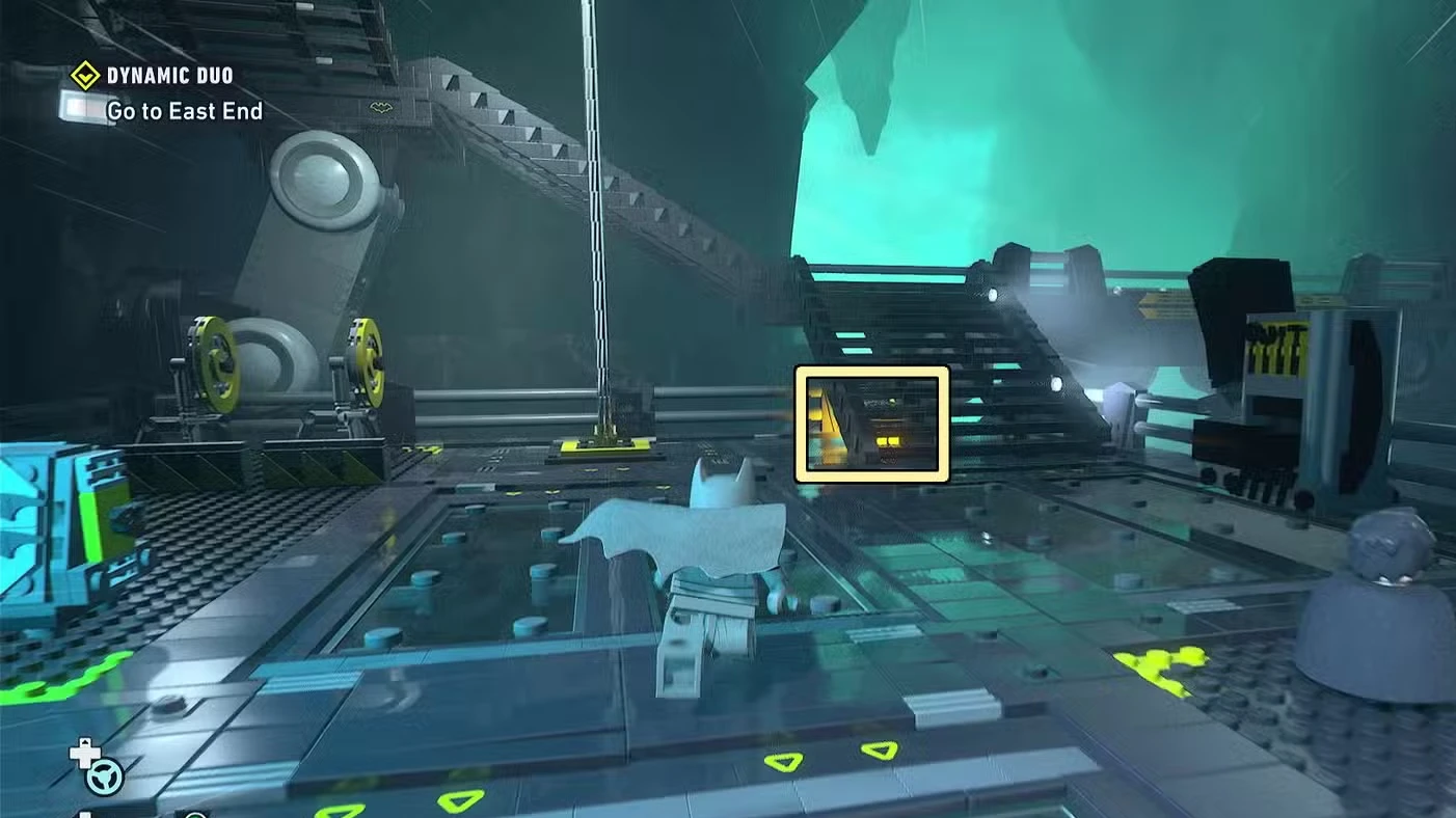 LEGO Batman Legacy of the Dark Knight Batcave Minikits & WayneTech Caches