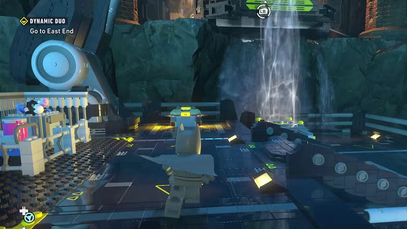 LEGO Batman Legacy of the Dark Knight Batcave Minikits & WayneTech Caches
